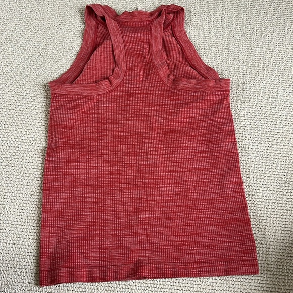 Athleta Red Textured Top🌿 - Picture 3 of 6
